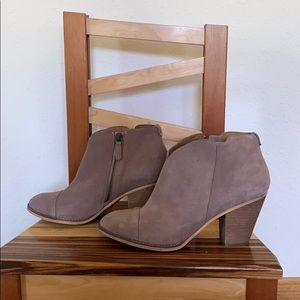 Leather zip up bootie with heel tried on once